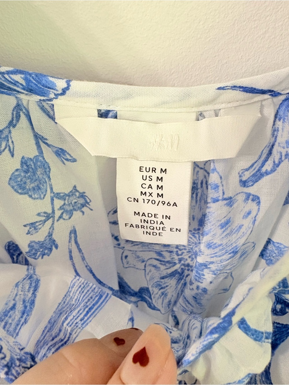 H&M White and Blue Floral Puff Sleeve Mini Dress - Picture 3 of 5